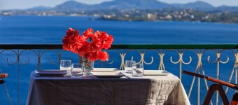 Vill Pergola Elli, appartamento per vacanze a Corfù, in Grecia, con splendida vista sul mare!