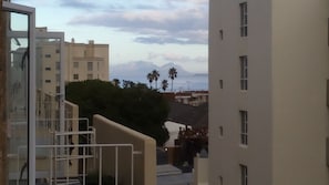 Property grounds - Gorgeous one-bedroom in secured complex close to center and 30m to sandy beach (Strand)
