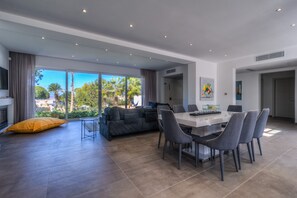 Interior - The Shells - Superb villa with large pool (Il-Mellieha)