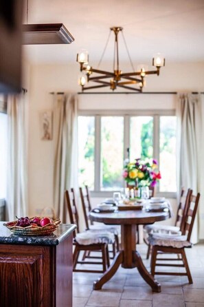 Dining - VILLA DEMETRA (4 ensuite bedrooms, Wi-Fi, stun. view, BBQ, Prv Swim. Pool) (Argaka)