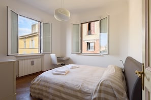 3 chambres, fer et planche Ă repasser, Wi-Fi, draps fournis