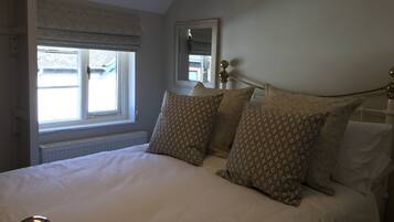 2 slaapkamers, een strijkplank/strijkijzer, reisbedje, wifi