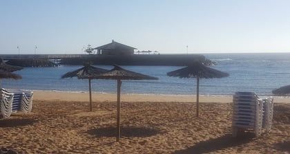 Belle villa spacieuse, piscine chauffée, huit couchages.