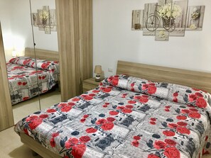 2 bedrooms, WiFi, bed sheets - Holiday house "The house of Nancy at the sea" with air conditioning (Balestrate)