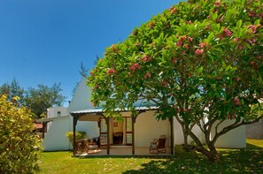 Terrace/patio - Charming villa, beachfront, family welcome, very good price (Centre de Flacq)