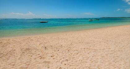 Charming villa, beachfront, family welcome, very good price