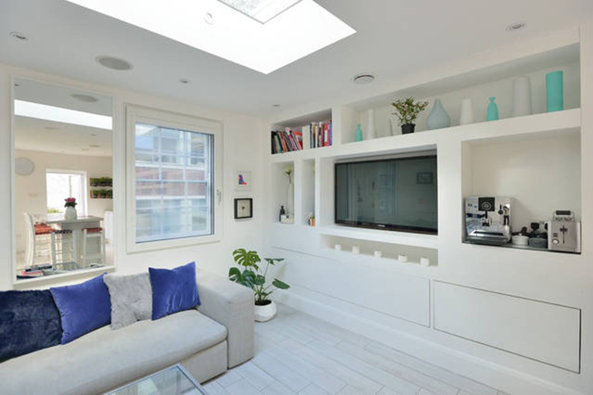 Smart TV, table tennis, books, music library