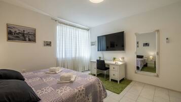 2 chambres, fer et planche Ă repasser, Wi-Fi, draps fournis