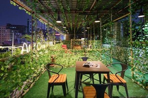 Outdoor dining - Shanshui Trends Hotel Buji (Shenzhen)