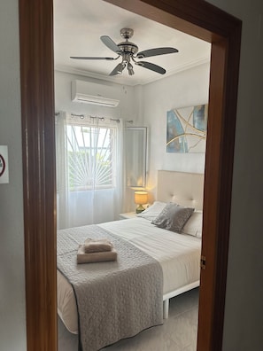 2 chambres, fer et planche à repasser, Wi-Fi gratuit, draps fournis