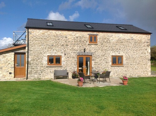 Countryside Cottage Dog Friendly Large Garden Sleeps 7 Near Cowbridge