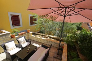 Terrace/patio - Studio Apartment with Terrace & Garden View (Zadar)