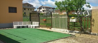 Independent apartment in a villa with garden