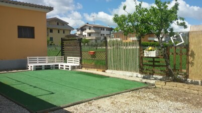 Independent apartment in a villa with garden