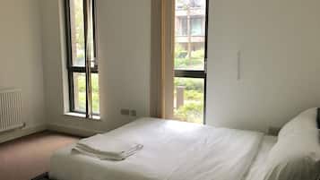 2 makuuhuonetta, silitysrauta/-lauta, Wi-Fi, vuodevaatteet