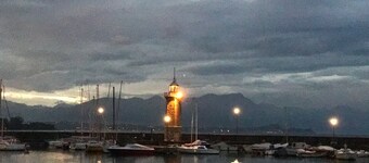 Delightful apartment with beautiful lake view