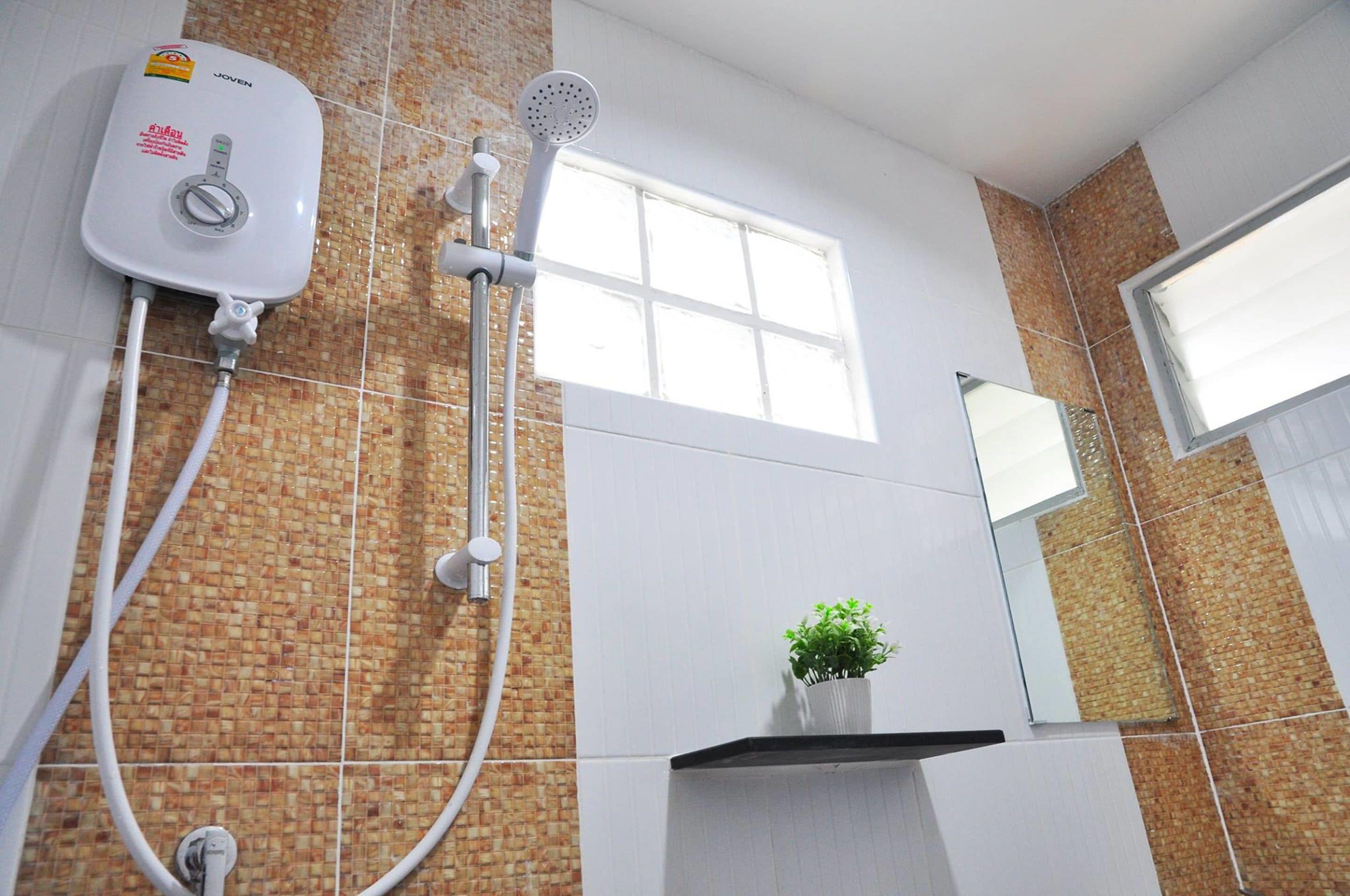 shower, free toiletries, towels