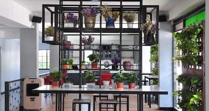 C Room (Chomchan) at Airport