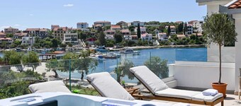 Luxury apartment literally on the beach - whirlpool and sauna