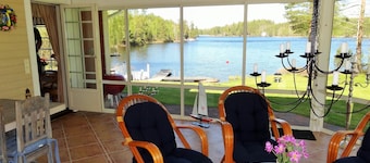 Holiday house in a sunny location at the Somme, private jetty and boat, good fishing possibility
