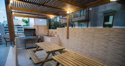 Naiades Luxury Apartments 2 makuuhuoneen huoneisto