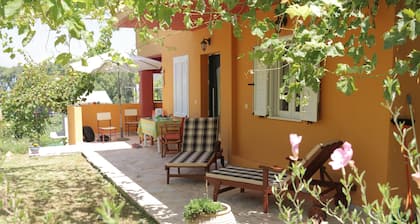 Mediterranean Ionian villa, at the 25km long beach 10 min from Aktion airport.
