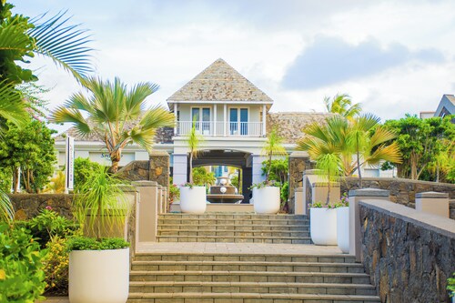 Azuri Apartment with Beach, Pools, Gym, Restaurants, Spa, Boats, kids Corner