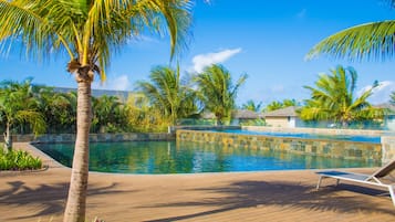 3 outdoor pools, pool umbrellas, pool loungers