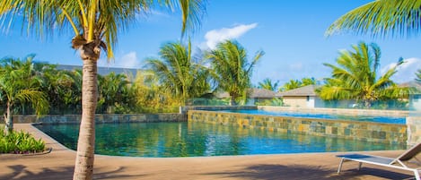 3 outdoor pools, pool umbrellas, pool loungers