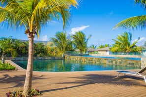 3 個室外泳池；泳池傘、躺椅