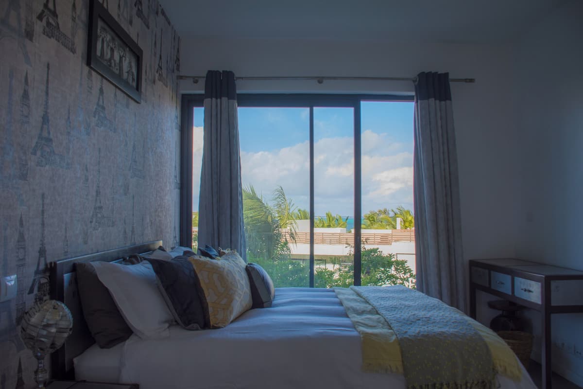 Apartemen, 3 kamar tidur | 1 kamar tidur, brankas, dan didekorasi berbeda-beda