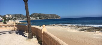  in 2017 totally renovated apartment, breathtaking view 