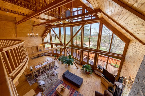 Spectacular ski chalet by the Bran Castle