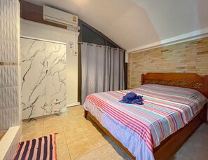 4 slaapkamers, een kluis op de kamer, een bureau