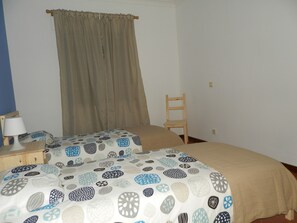 2 chambres, fer et planche à repasser, accès Internet, draps fournis