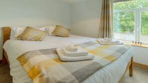 3 habitaciones, tabla de planchar con plancha, cuna de viaje y wifi 