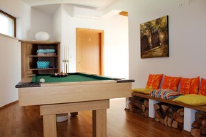 Games room - Arton Villa with the heated pool in the heart of Istria (Žminj)