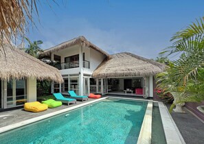 Outdoor pool - 3BR VILLA & BIG PRIVATE POOL WITH ENCLOSED LIVING ROOM (Kabupaten Badung)