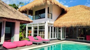 Outdoor pool - 3BR VILLA & BIG PRIVATE POOL WITH ENCLOSED LIVING ROOM (Kabupaten Badung)