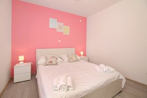 1 bedroom, WiFi, bed sheets
