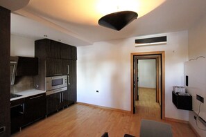 Kühlschrank, Ofen, Herdplatte, Geschirrspüler