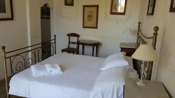 3 slaapkamers, een strijkplank/strijkijzer, wifi, beddengoed