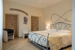 2 bedrooms, in-room safe, soundproofing, iron/ironing board