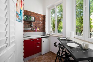 Fridge, microwave, stovetop, toaster