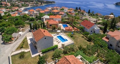 Villa Vjeka Alpeilla ja merinäköalalla, Brac Island, Lemmikkiystävällinen