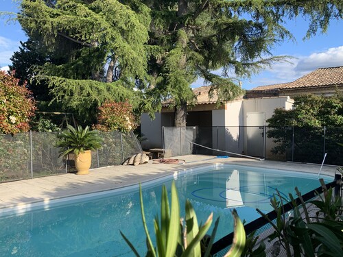 ARCHITECT'S VILLA  SWIMMING POOL 20min from Avignon, Nîmes and Camargue.