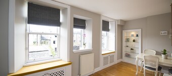 Boutique City Center One Bed Appartement avec clés pour un beau jardin. 