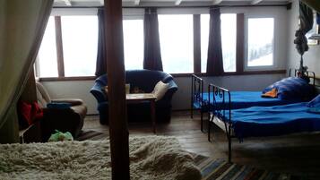 10 Schlafzimmer, Bügeleisen/Bügelbrett, Internetzugang, Bettwäsche