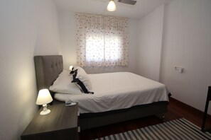 3 Schlafzimmer, Bügeleisen/Bügelbrett, WLAN, Bettwäsche