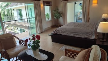 4 quartos, cortinas blackout, ferros/tábuas de passar roupa